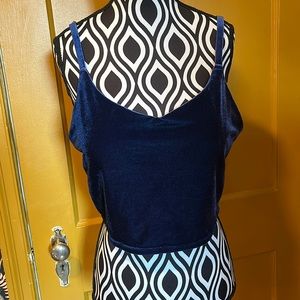Athleta Blue Velvet Cropped Elation Tank Top Size L